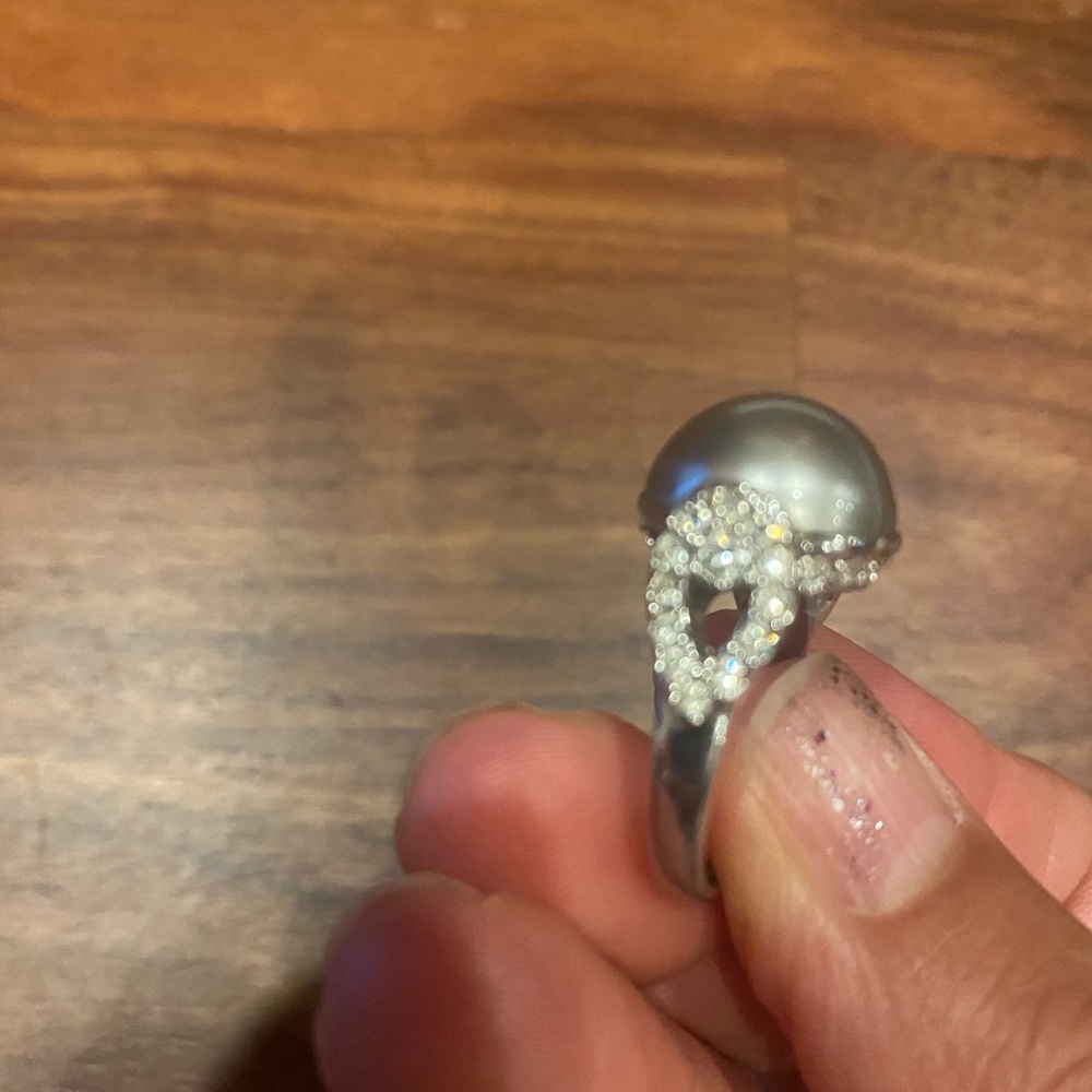 Ring - Picture 3 of 3